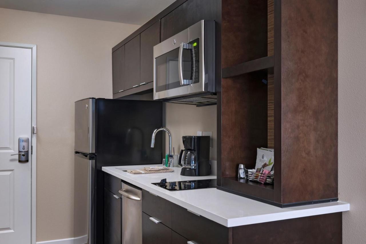 Towneplace Suites By Marriott Tacoma Lakewood Exterior photo