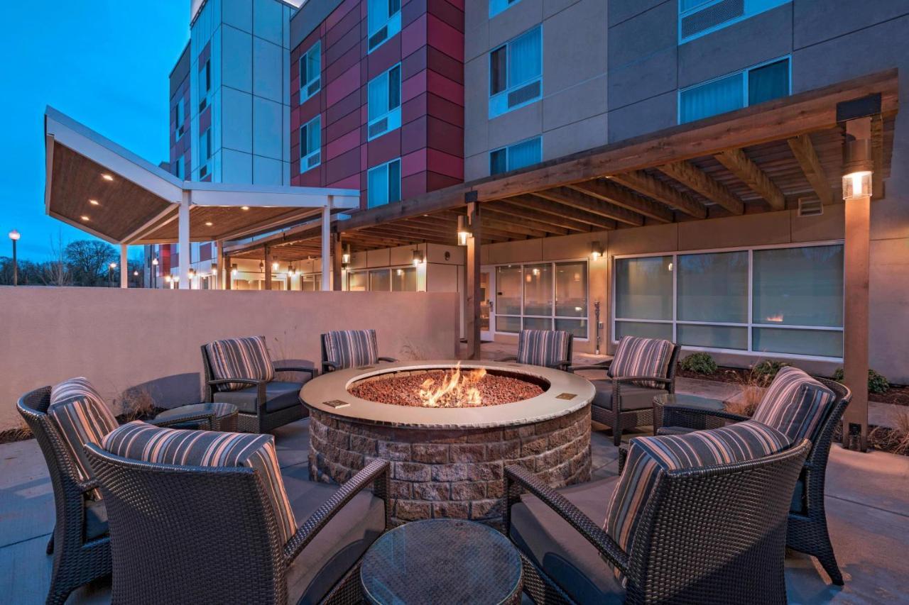 Towneplace Suites By Marriott Tacoma Lakewood Exterior photo