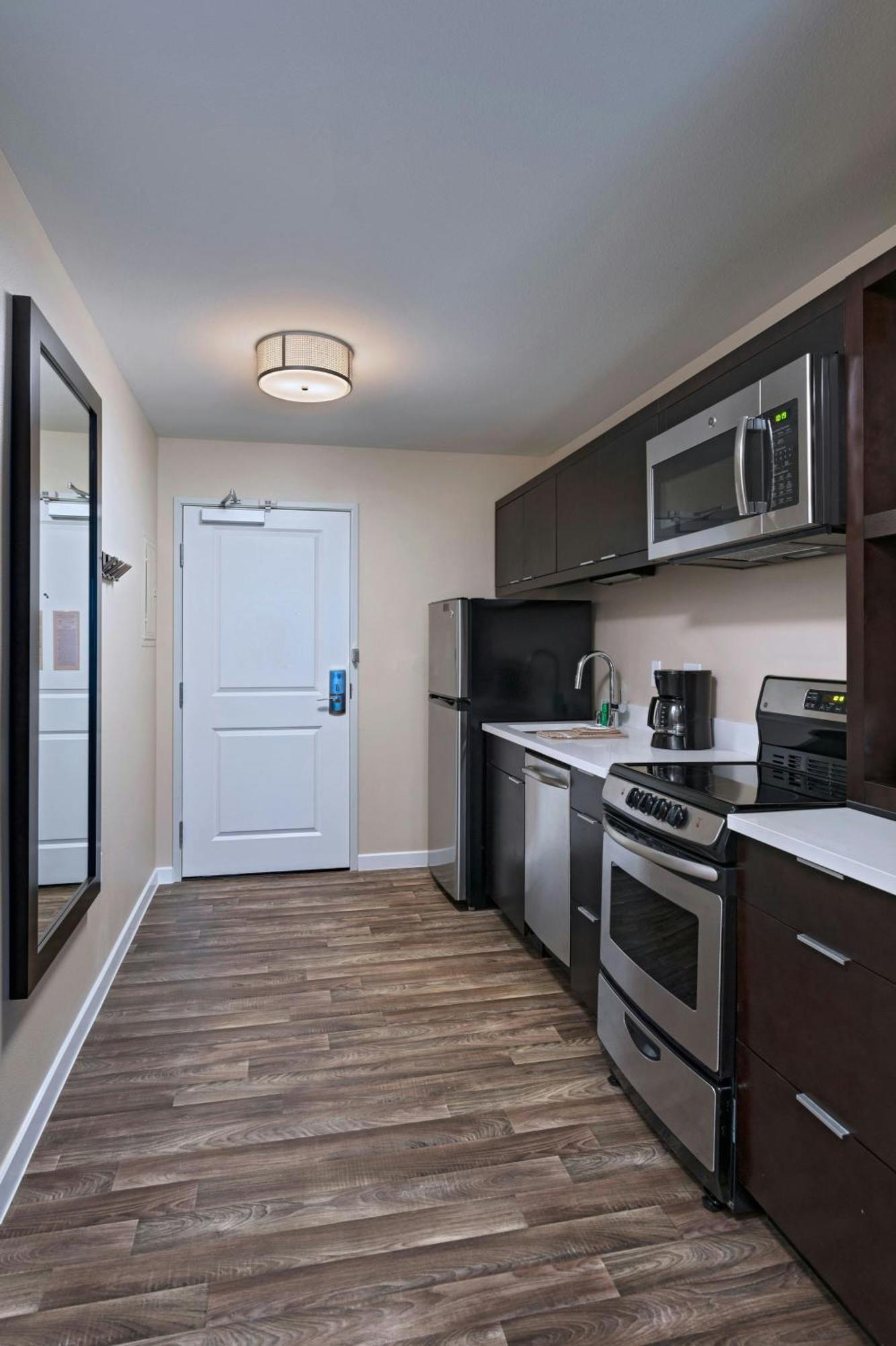 Towneplace Suites By Marriott Tacoma Lakewood Exterior photo